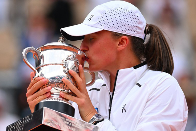 Vô địch Roland Garros:: Tay vợt Ba Lan Swiatek ghi danh vào lịch sử quần vợt nữ thế giới