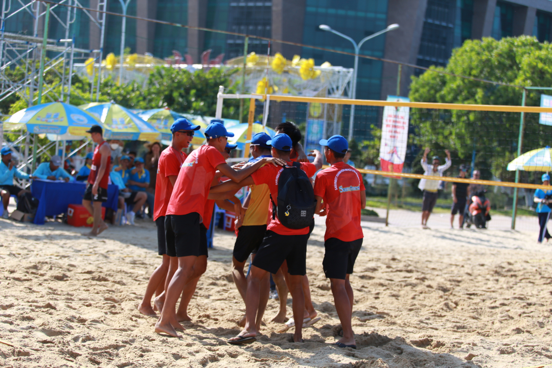 Gia Luan and Van Viet of Sanvinest Khanh Hoa in final match

