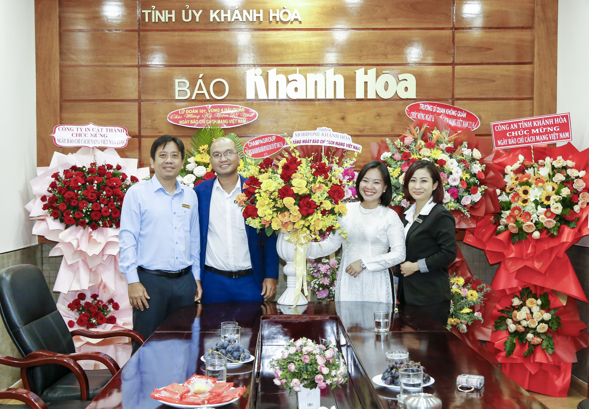 Champa Group chúc mừng Báo Khánh Hòa