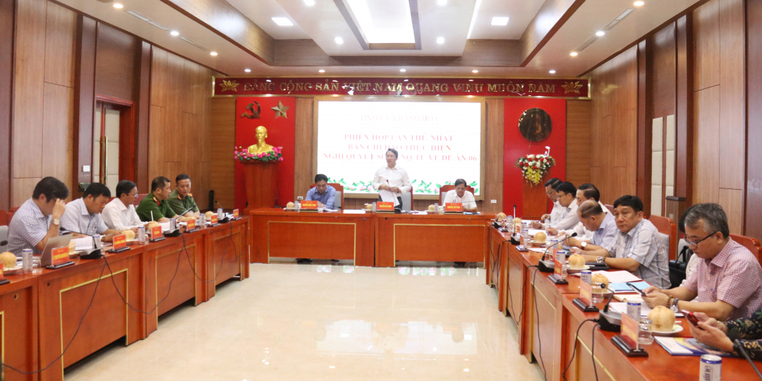 Bí thư Tỉnh ủy Nguyễn Hải Ninh phát biểu tại phiên họp.