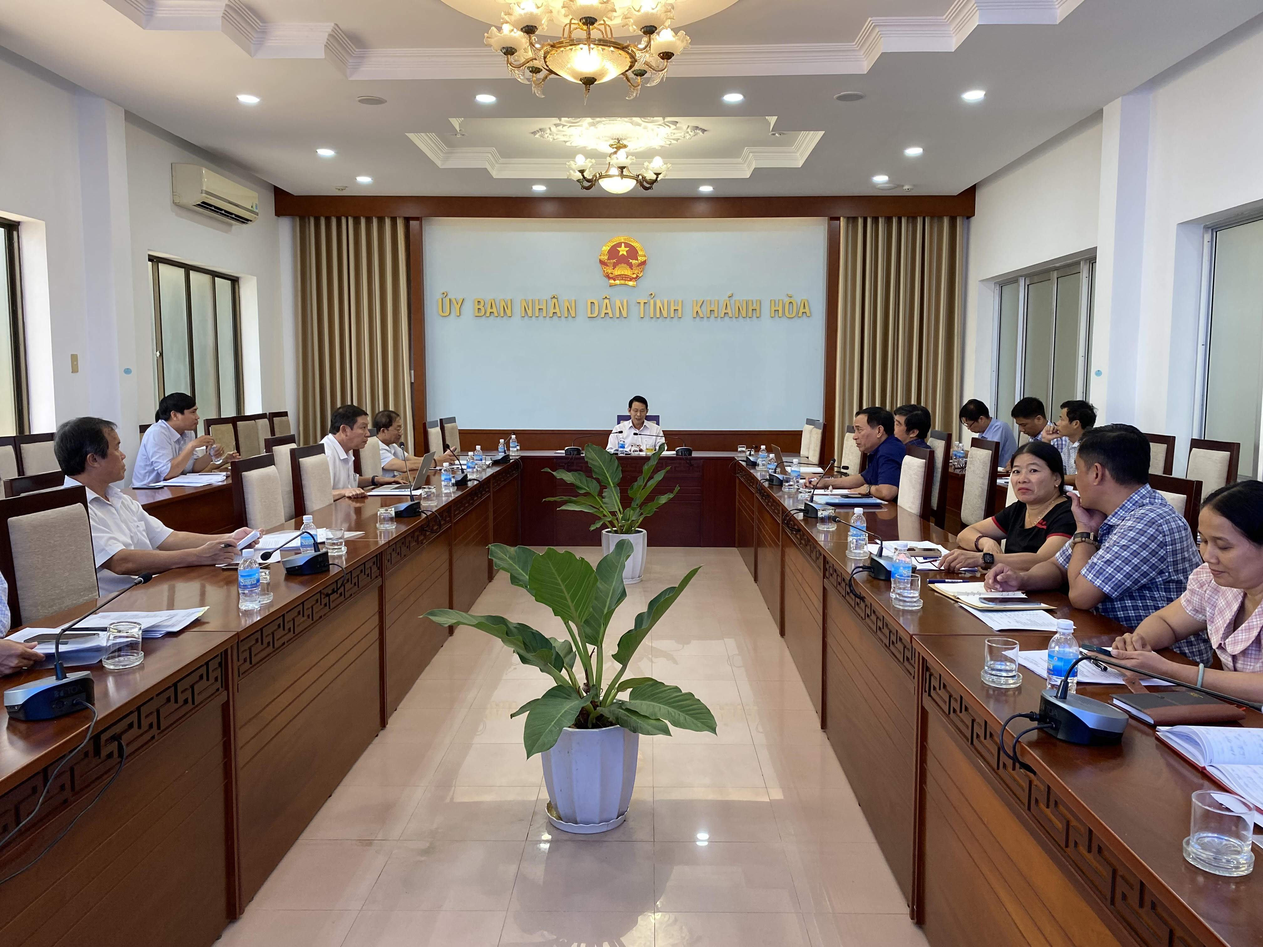 UBND tỉnh Khánh Hòa:: Nghe báo cáo tiến độ xây dựng nghị quyết và các giải pháp hỗ trợ xây dựng nhà ở cho hộ nghèo vùng đồng bào dân tộc thiểu số và miền núi