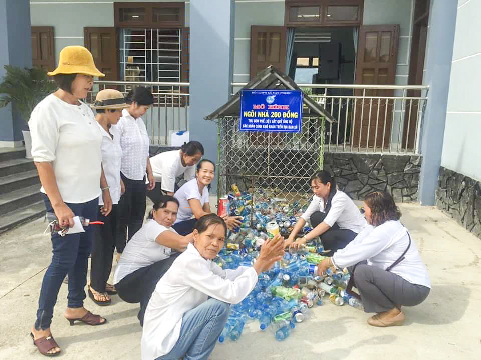 Mô hình Biến rác thành tiền của phụ nữ phường Đông Triều