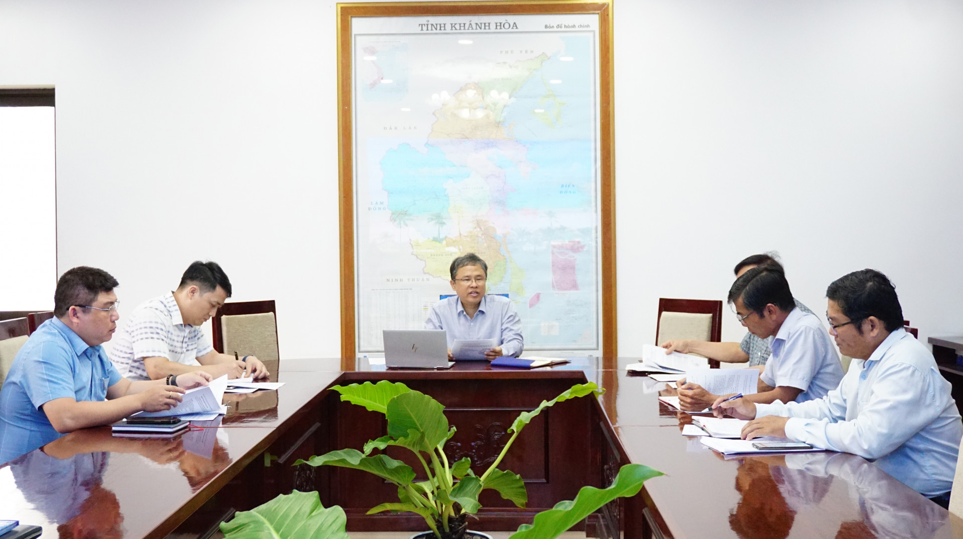 Đồng chí Trần Hòa Nam phát biểu chỉ đạo tại cuộc họp