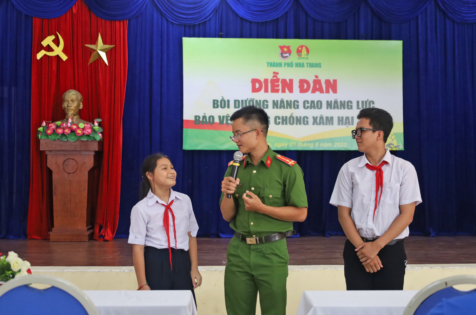 Diễn đàn thu hút 150 em học sinh tham gia.