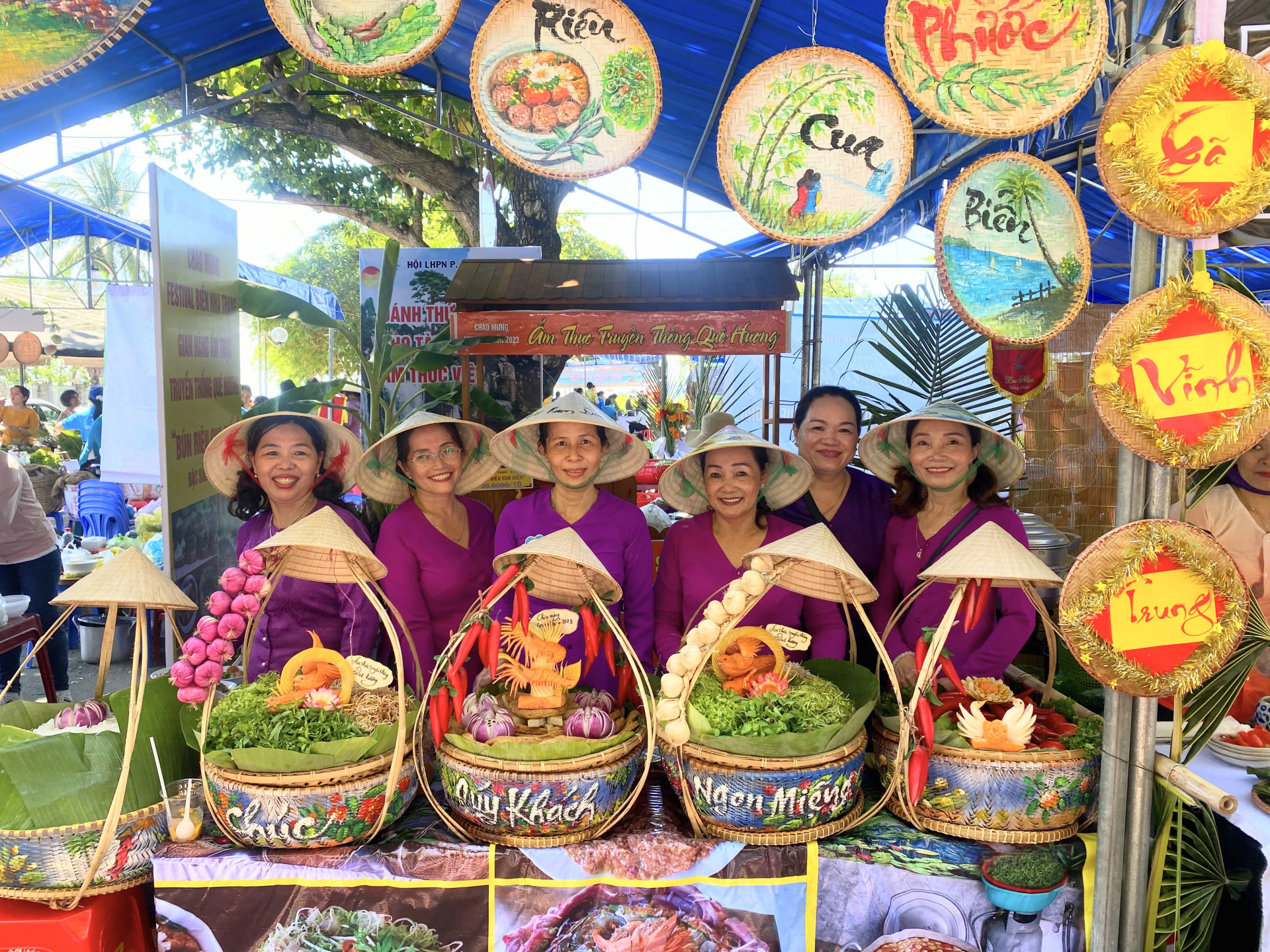 Hội Phụ nữ phường Vĩnh Phước chọn món bún riêu tham gia dự thi.