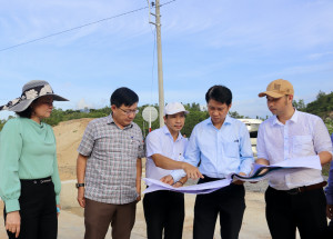 Ninh Hòa:: Nghiệm thu hoàn thành công trình Hố chôn lấp rác thải sinh hoạt tại bãi rác Hòn Rọ