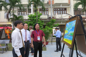Trường Đại học Khánh Hòa khai mạc triển lãm mỹ thuật với chủ đề "Khánh Hòa - Khát vọng phát triển"