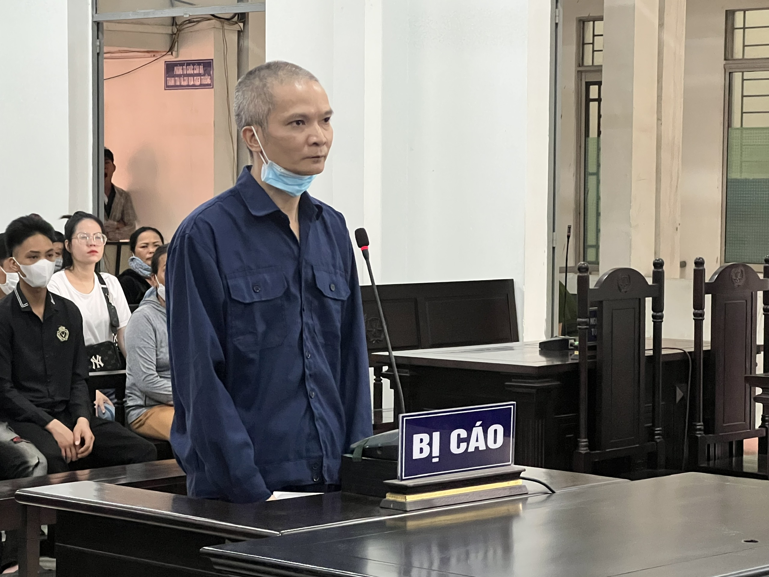 Giảm án cho bị cáo cướp ô tô để đòi nợ