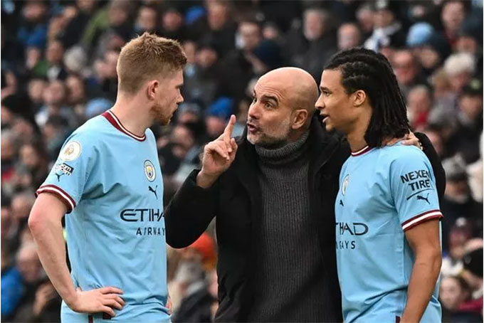 Phòng ngự mới là thứ đưa Manchester City lên đỉnh vinh quang