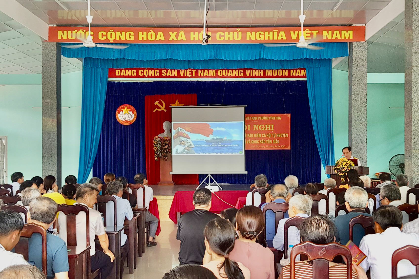 Tuyên truyền về biển, đảo cho hơn 200 đảng viên, cán bộ, người dân phường Vĩnh Hòa