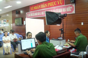 VIDEO: Nỗ lực thu nhận và kích hoạt tài khoản định danh điện tử VneID