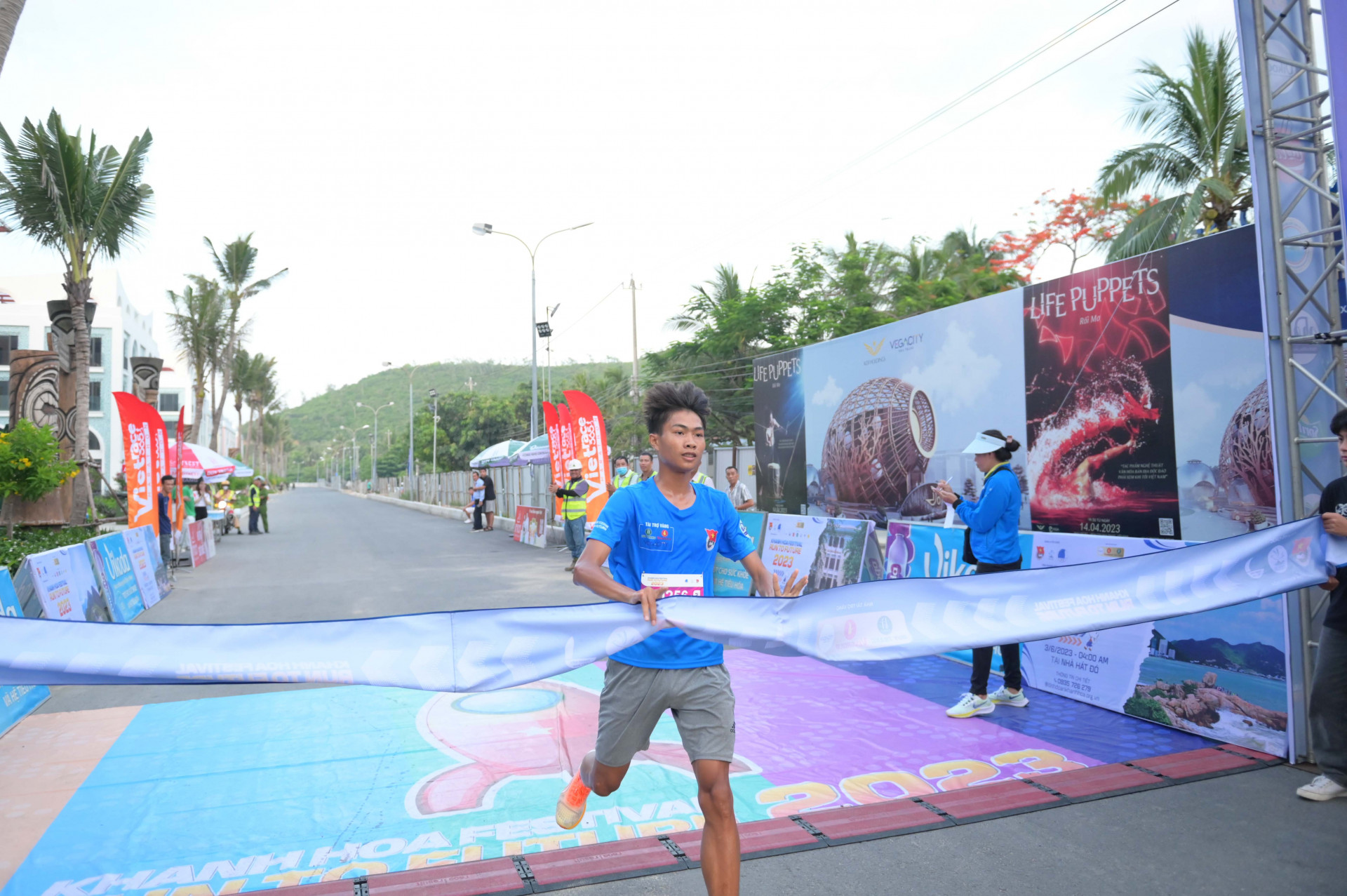 Chân chạy Trương Công Đức Hợp về nhất nội dung 5km nam.