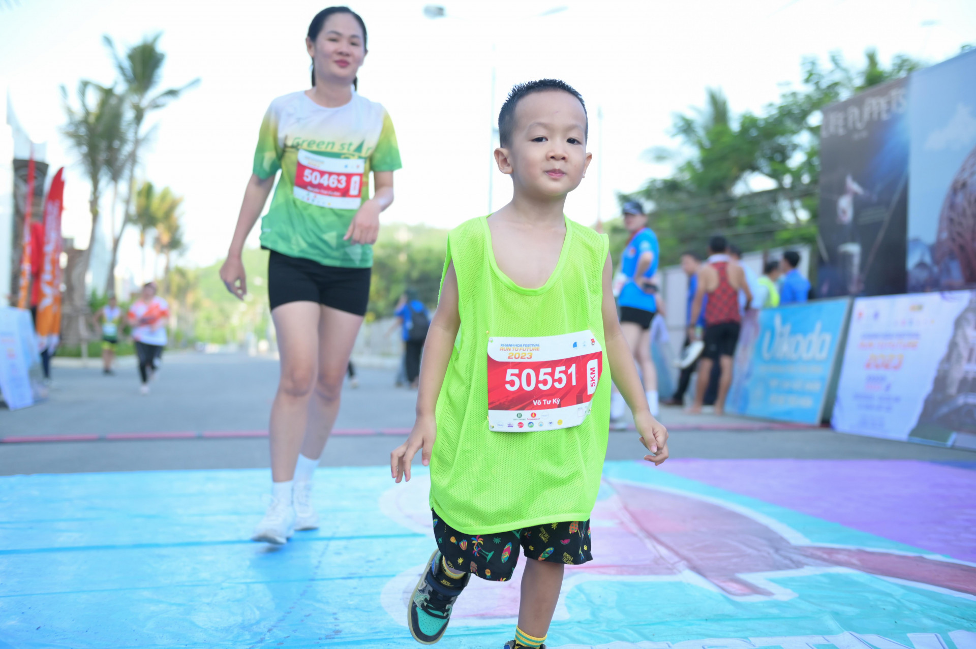 Chân chạy nhỏ tuổi nhất giải (4 tuổi) hoàn thành cự ly 5km.