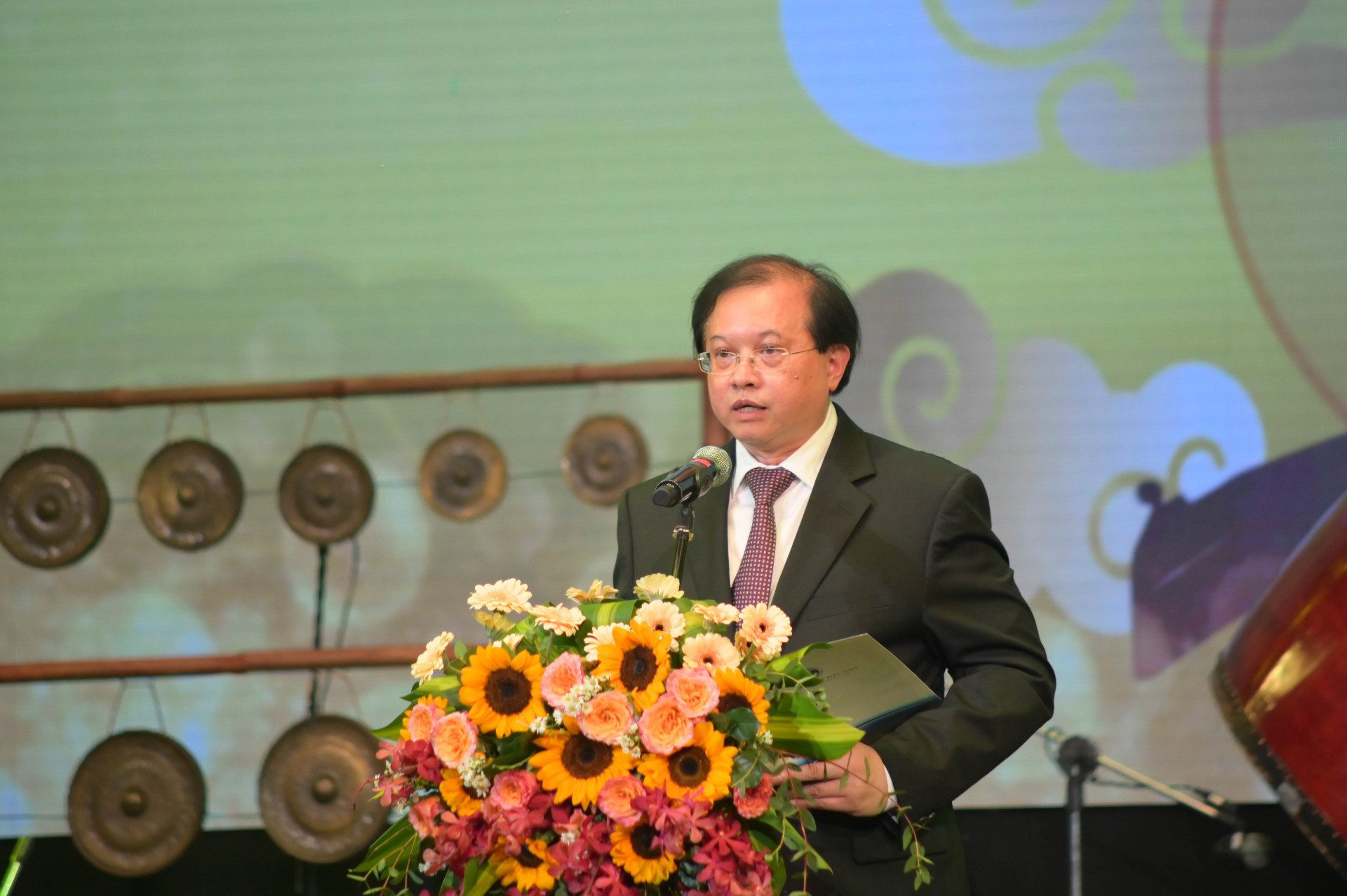 Thứ trưởng Bộ Văn Hoá, Thể thao và Du lịch phát biểu khai mạc cuộc thi.