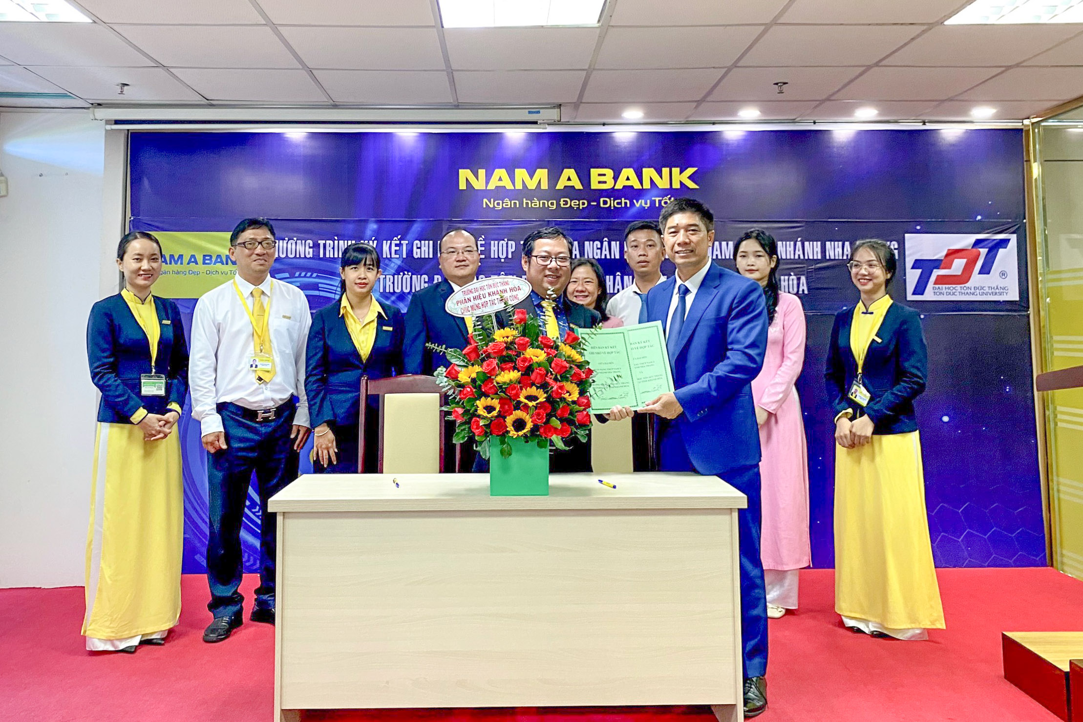 Trường Đại học Tôn Đức Thắng - Phân hiệu Khánh Hòa ký kết hợp tác với các doanh nghiệp