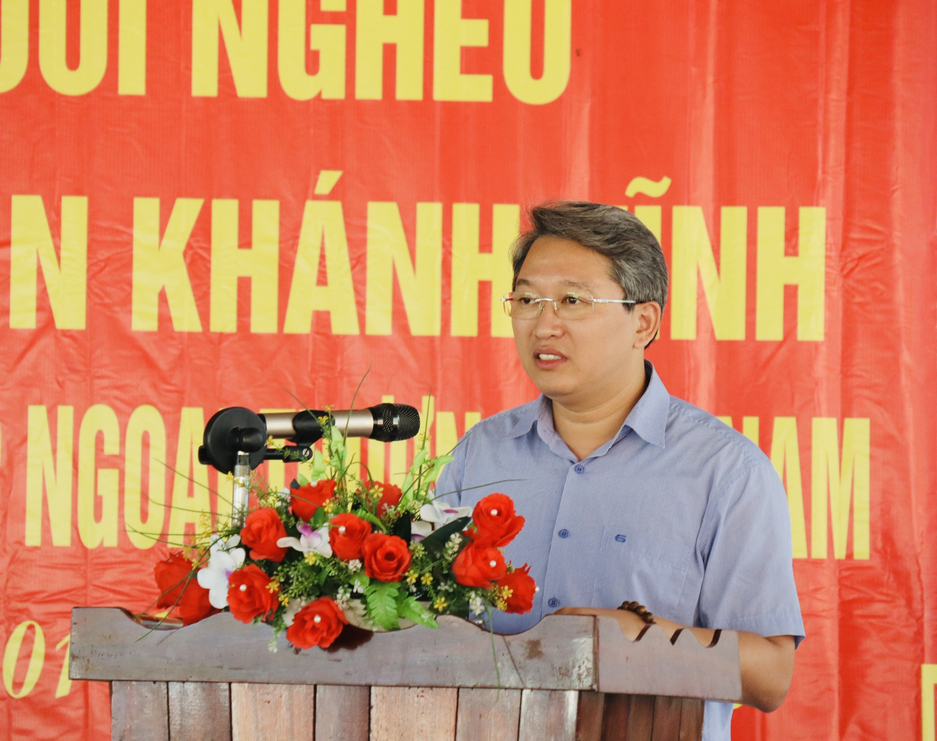 Bí thư Tỉnh ủy Nguyễn Hải Ninh phát biểu tại lễ tiếp nhận vốn tài trợ và khởi công xây dựng nhà cho người nghèo huyện Khánh Vĩnh