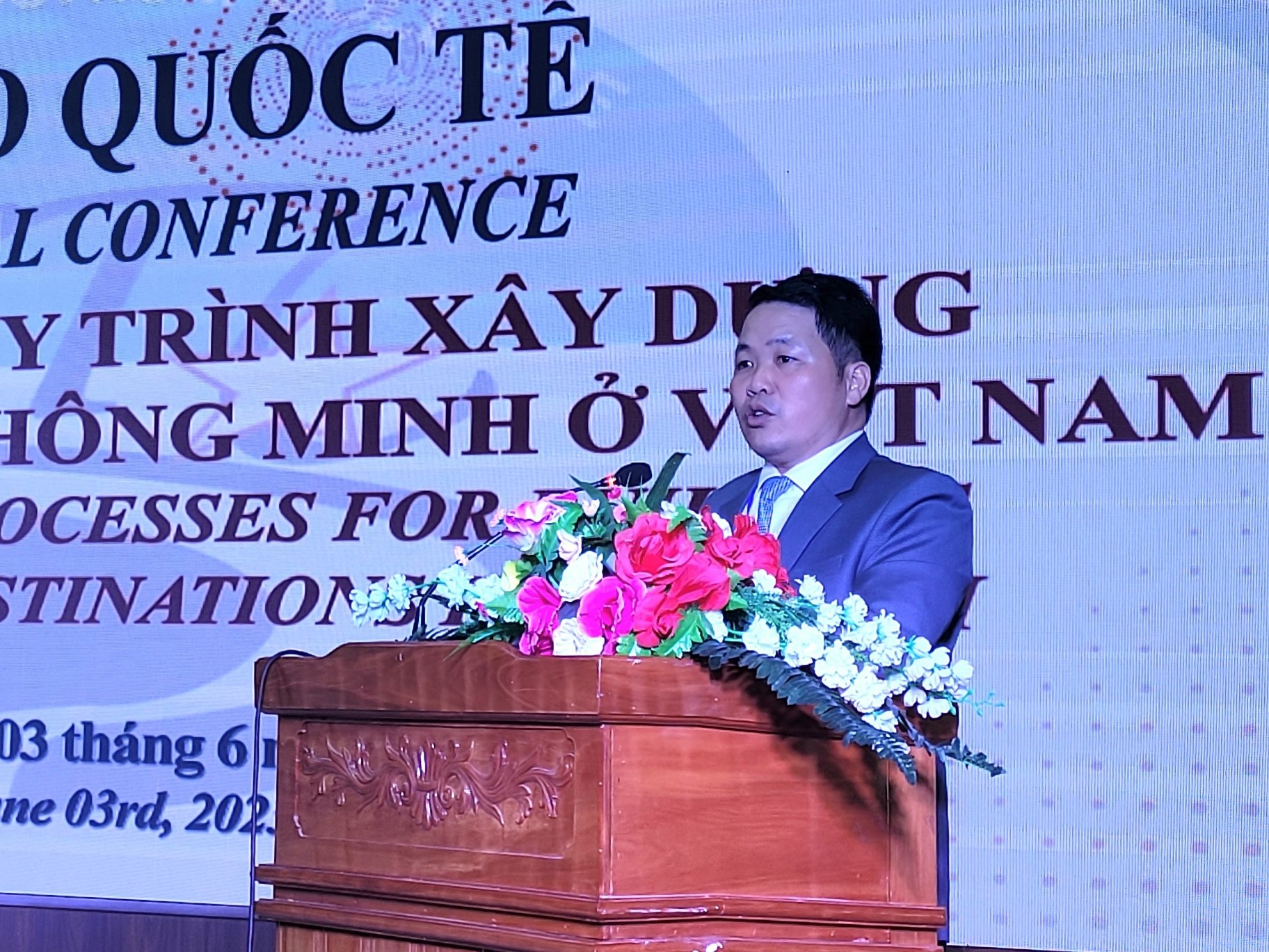 อาจารย์ Nguyen Doan Thanh - อธิการบดีวิทยาลัยการท่องเที่ยวญาจางกล่าวเปิดการสัมมนา