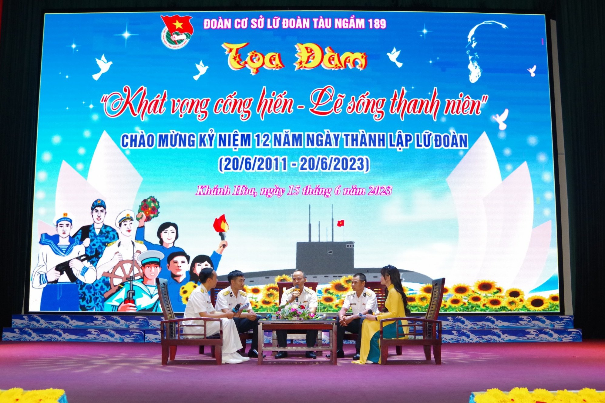 Đoàn cơ sở Lữ đoàn 189 tổ chức tọa đàm “Khát vọng cống hiến - Lẽ sống thanh niên”