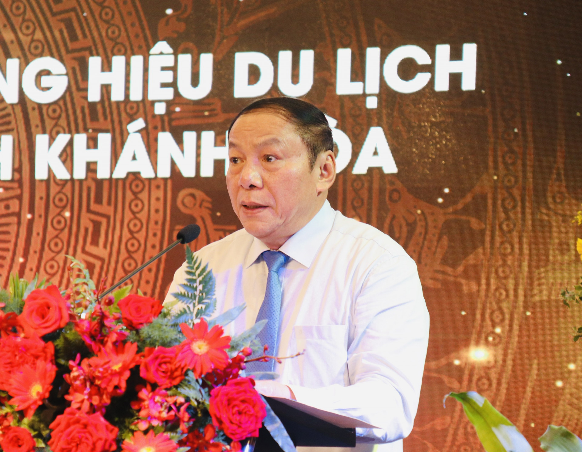 Bộ trưởng Bộ VHTT-DL Nguyễn Văn Hùng phát biểu tại hội nghị