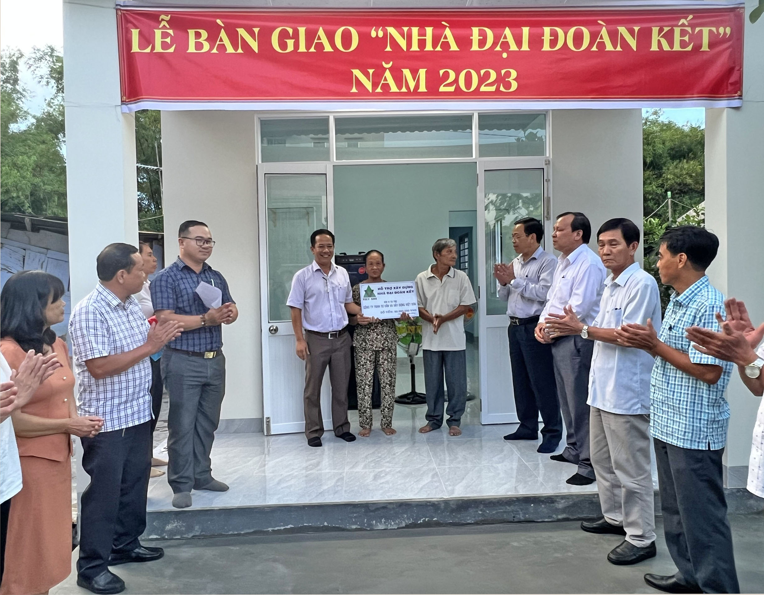 Xã Vĩnh Hiệp bàn giao nhà đại đoàn kết cho hộ nghèo