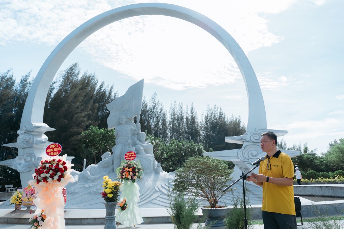 Ông Nguyễn Duy Minh - Chủ tịch Hội đồng quản trị kiêm Tổng giám đốc công ty InterLOG phát biểu tại buổi trao tặng cây xanh cho Lữ đoàn 146