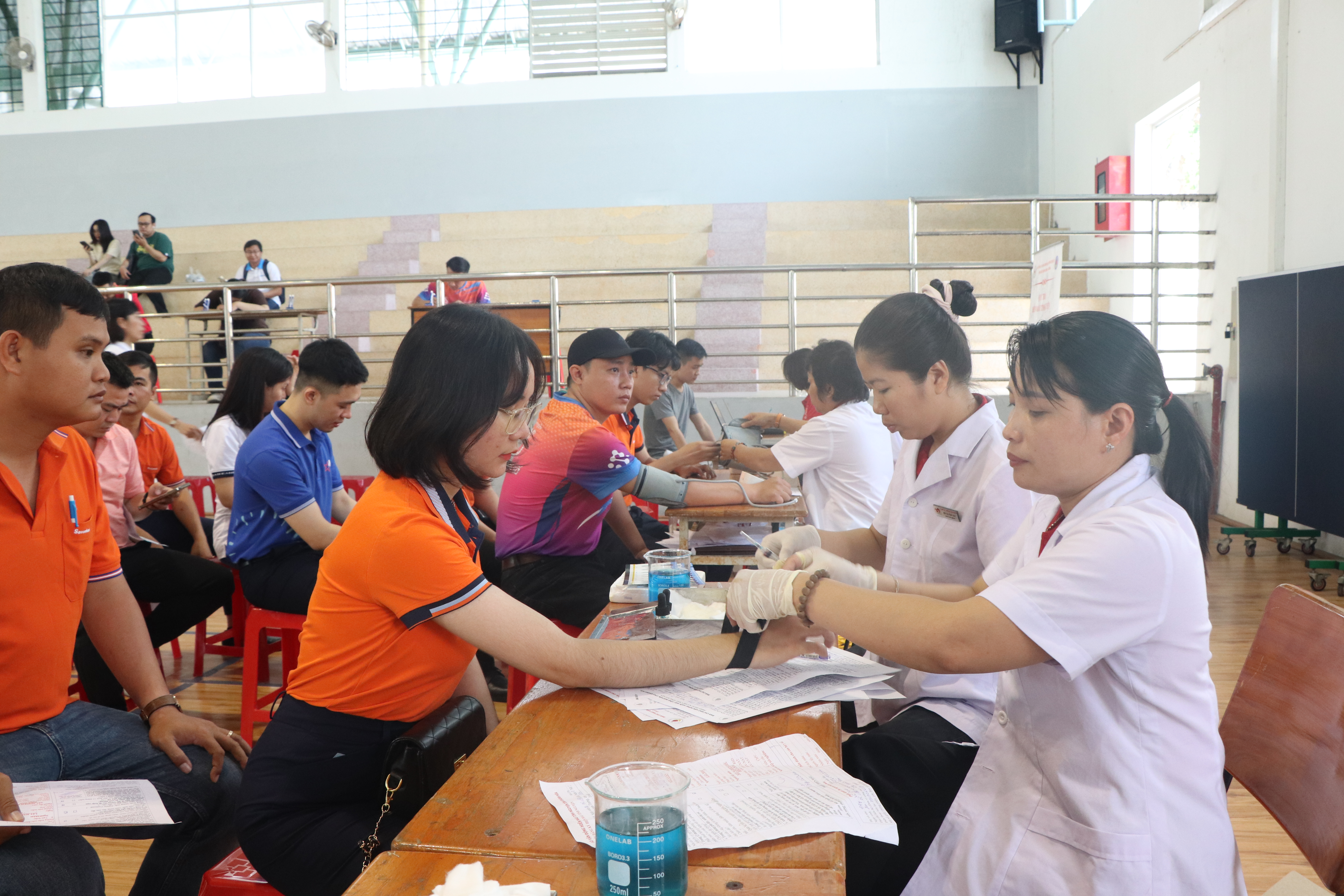 Hơn 500 người tham gia Ngày hội hiến máu ngành Ngân hàng Khánh Hòa