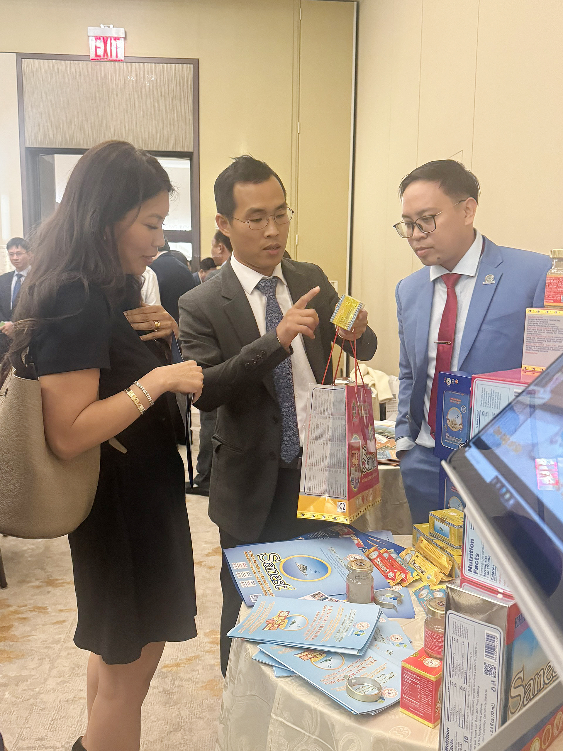 Công ty Yến sào Khánh Hòa giới thiệu sản phẩm cho doanh nghiệp Hoa Kỳ  