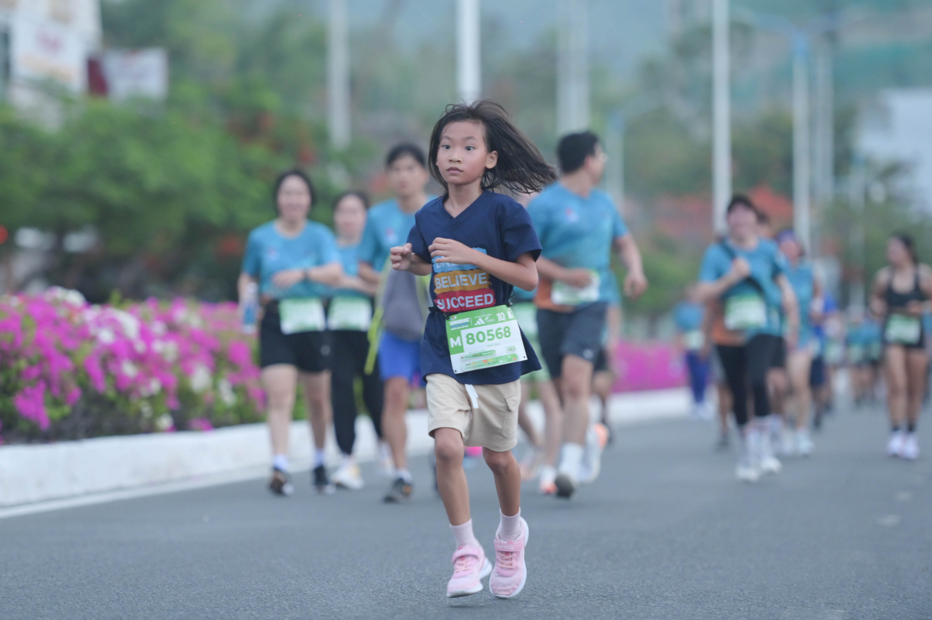 A child runs in 10km event

