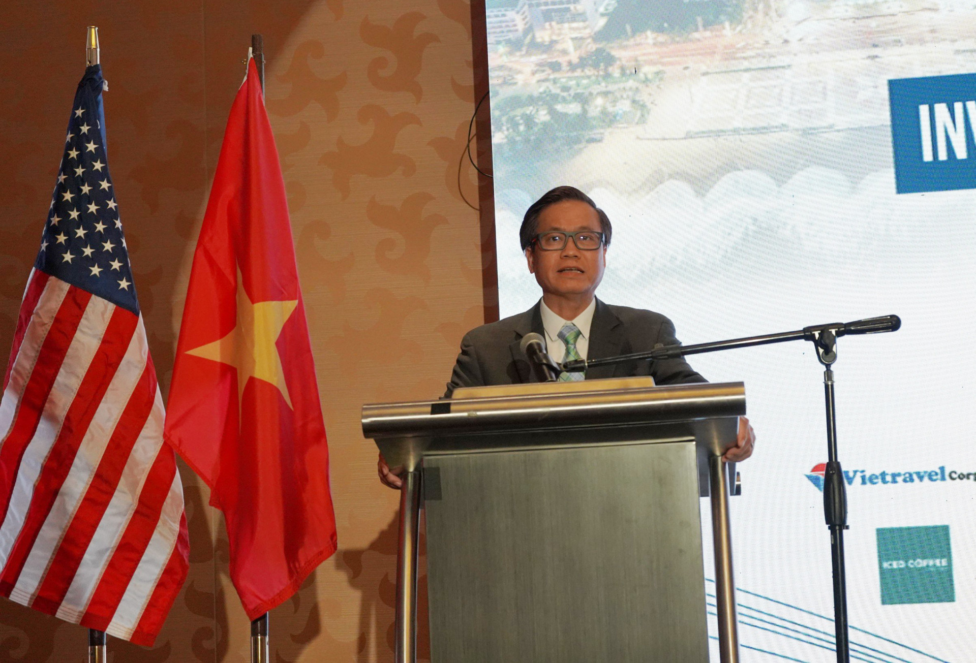 Tổng Lãnh sự Việt Nam tại San Francisco Hoàng Anh Tuấn phát biểu tại Hội nghị  