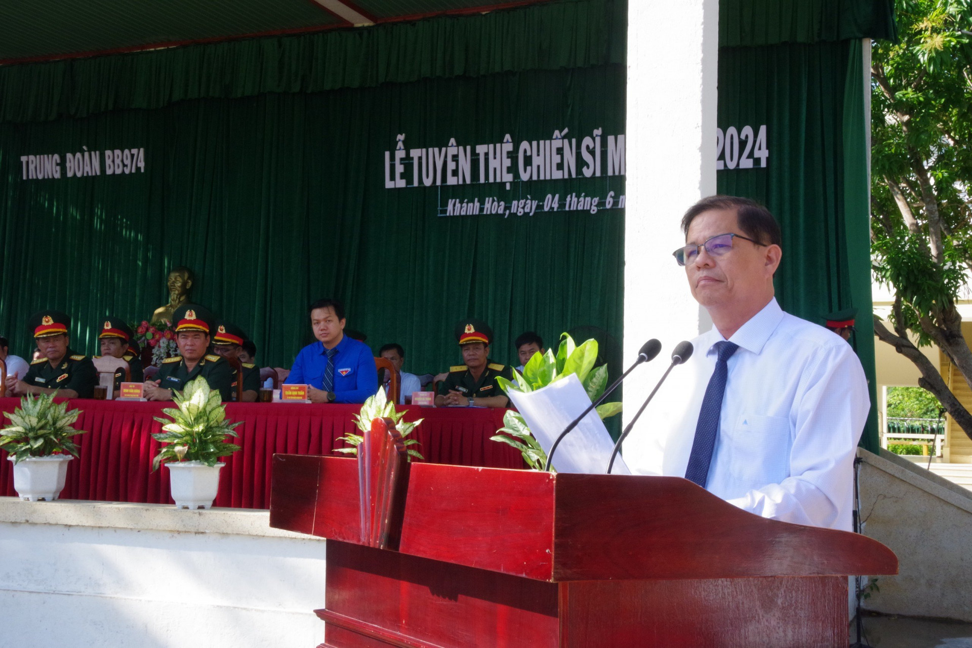 Đồng chí Nguyễn Tấn Tuân phát biểu tại buổi lễ.