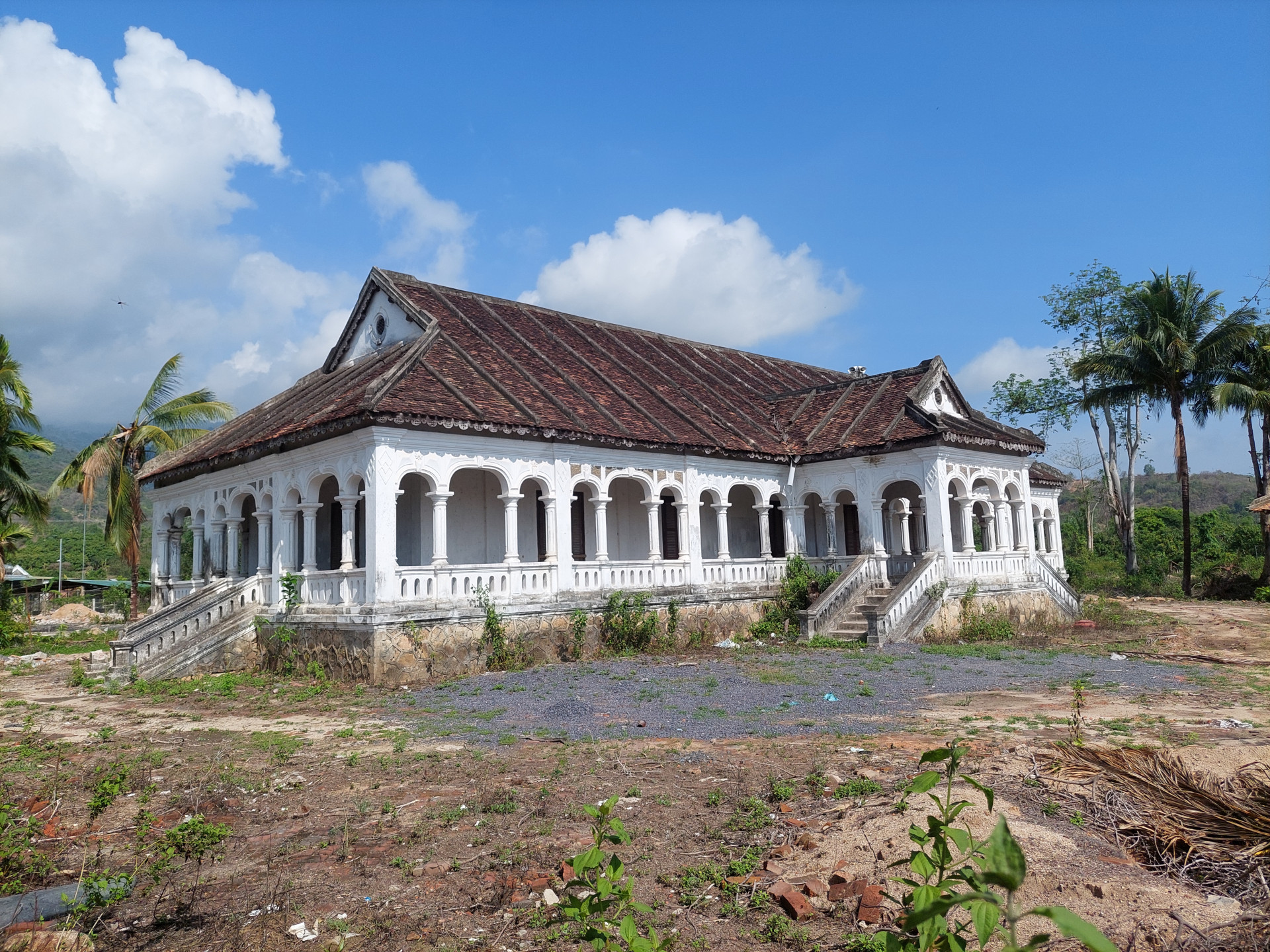 Hiện trạng hoang tàn của khu bảo tồn nhà xưa ông Hai Thái. Ảnh chụp ngày 23-5-2024.