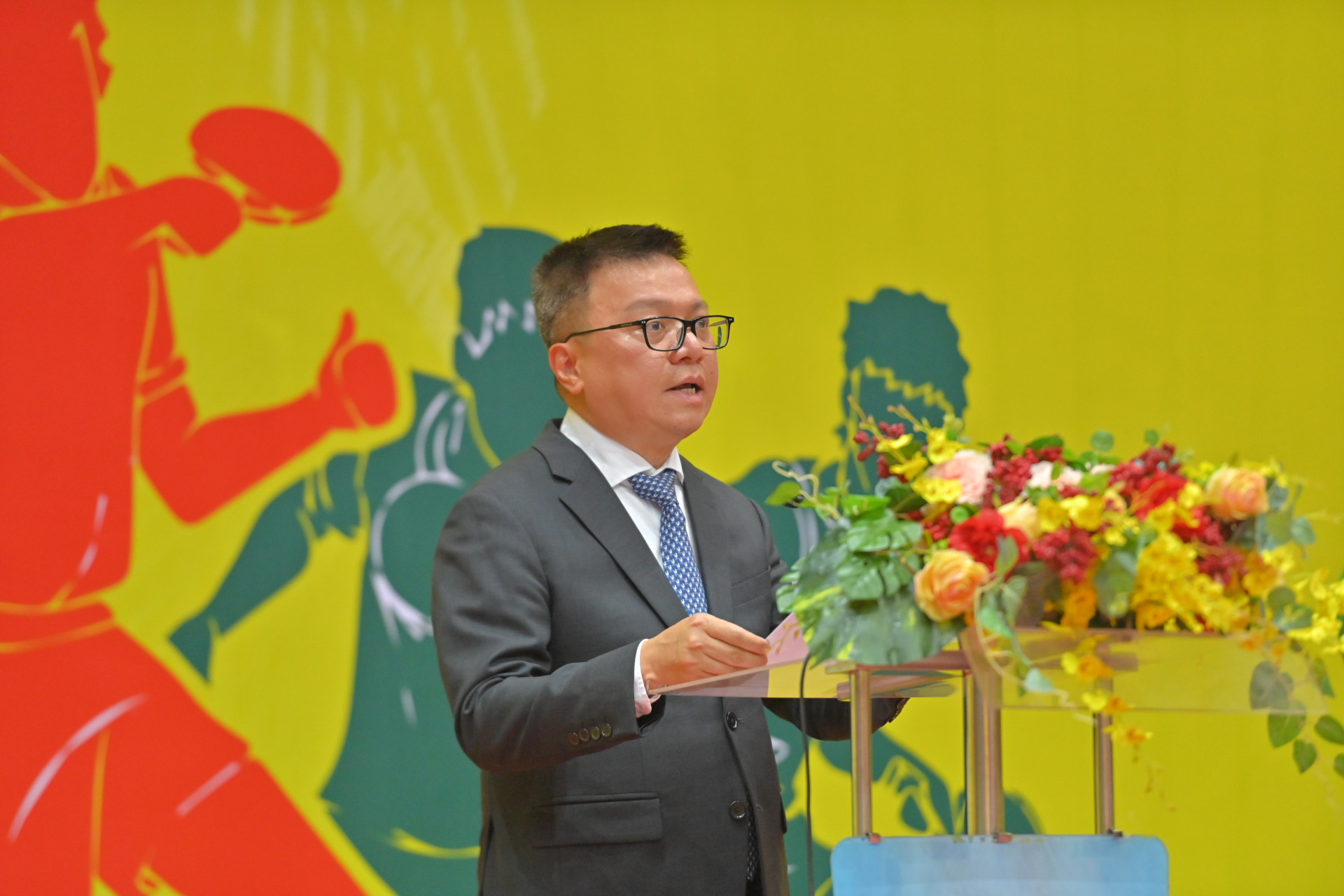 Le Quoc Minh speaking at the opening ceremony

