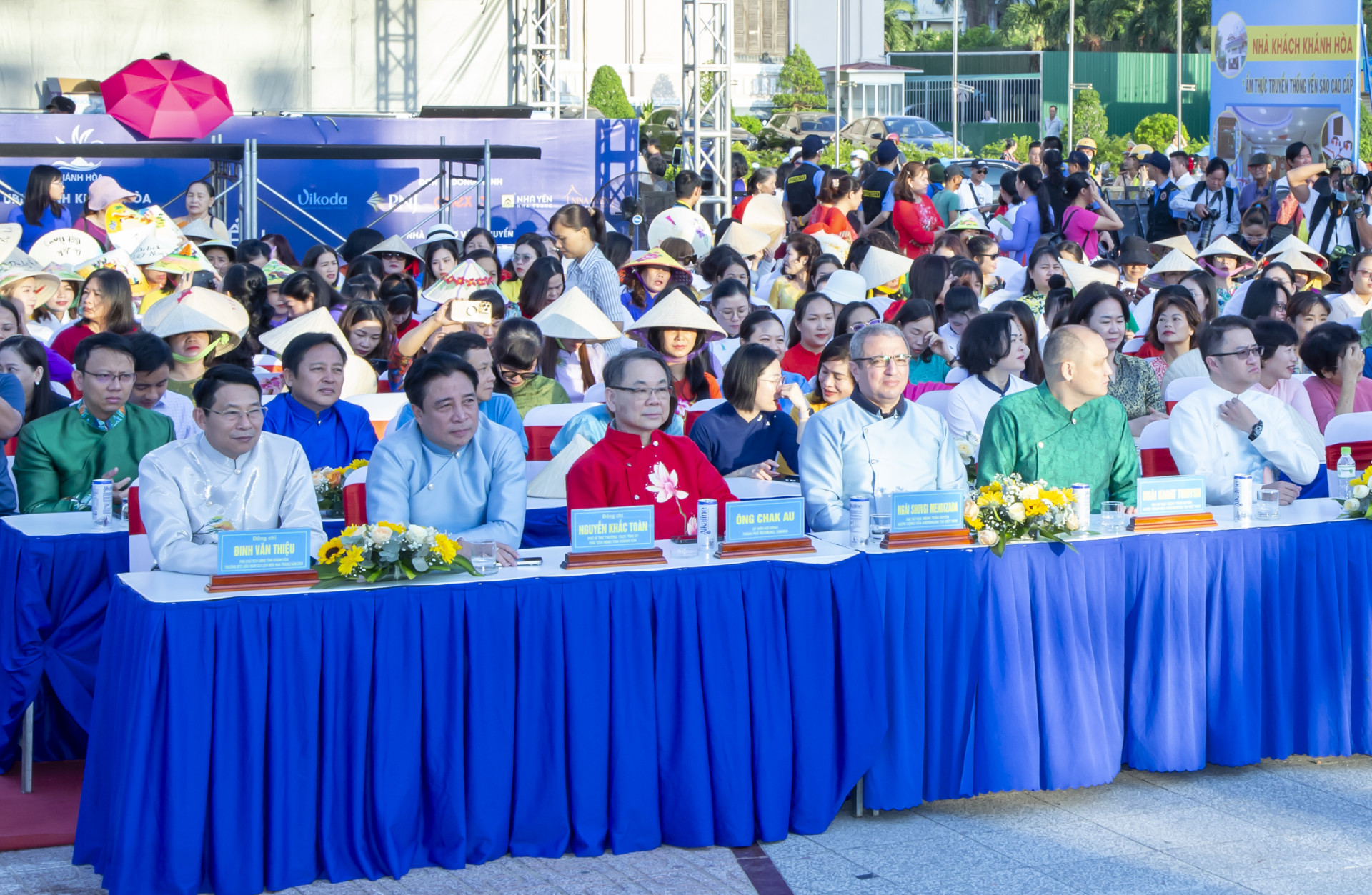 The representatives attending the event

