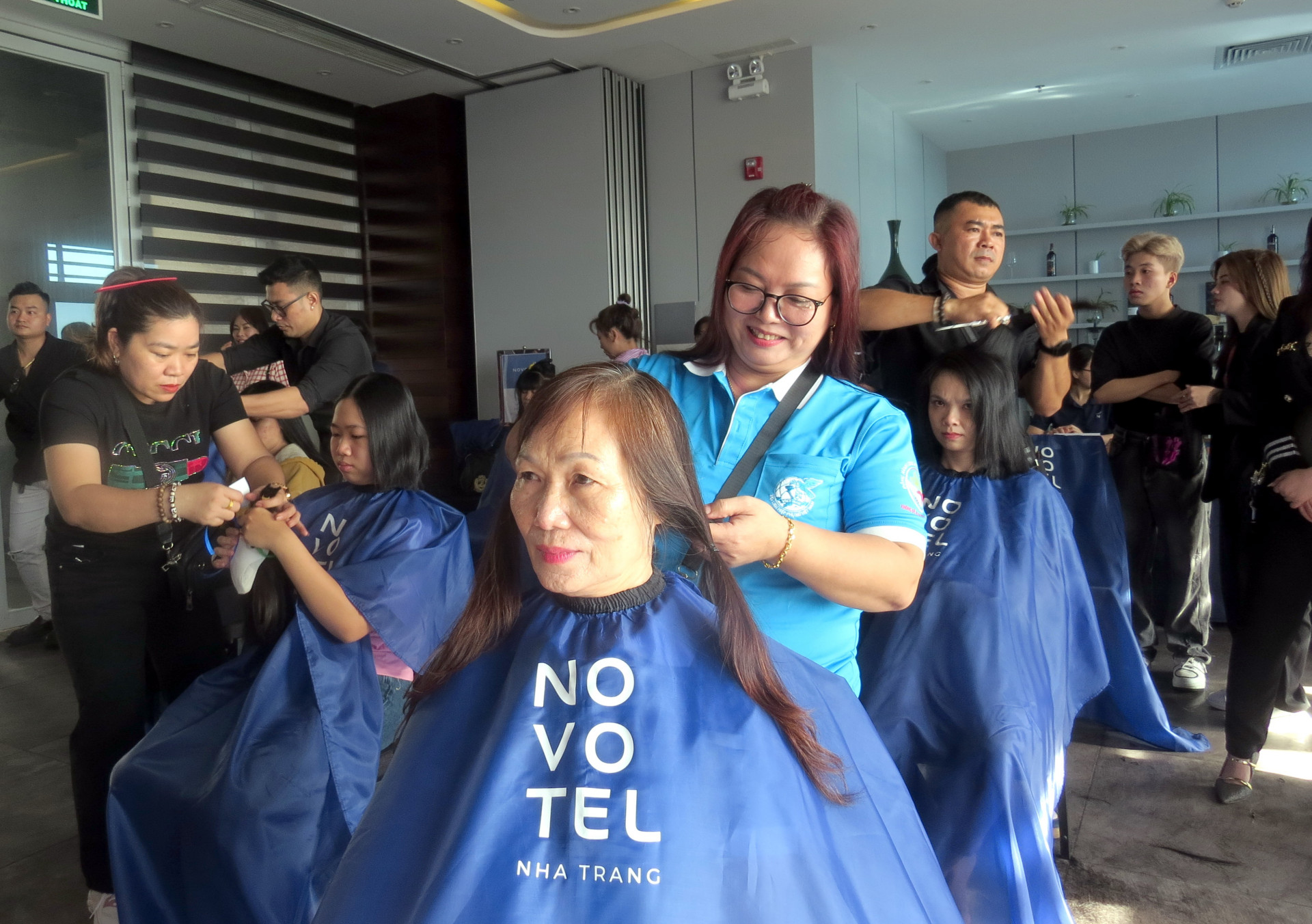 Many women take part in the hair donation program

