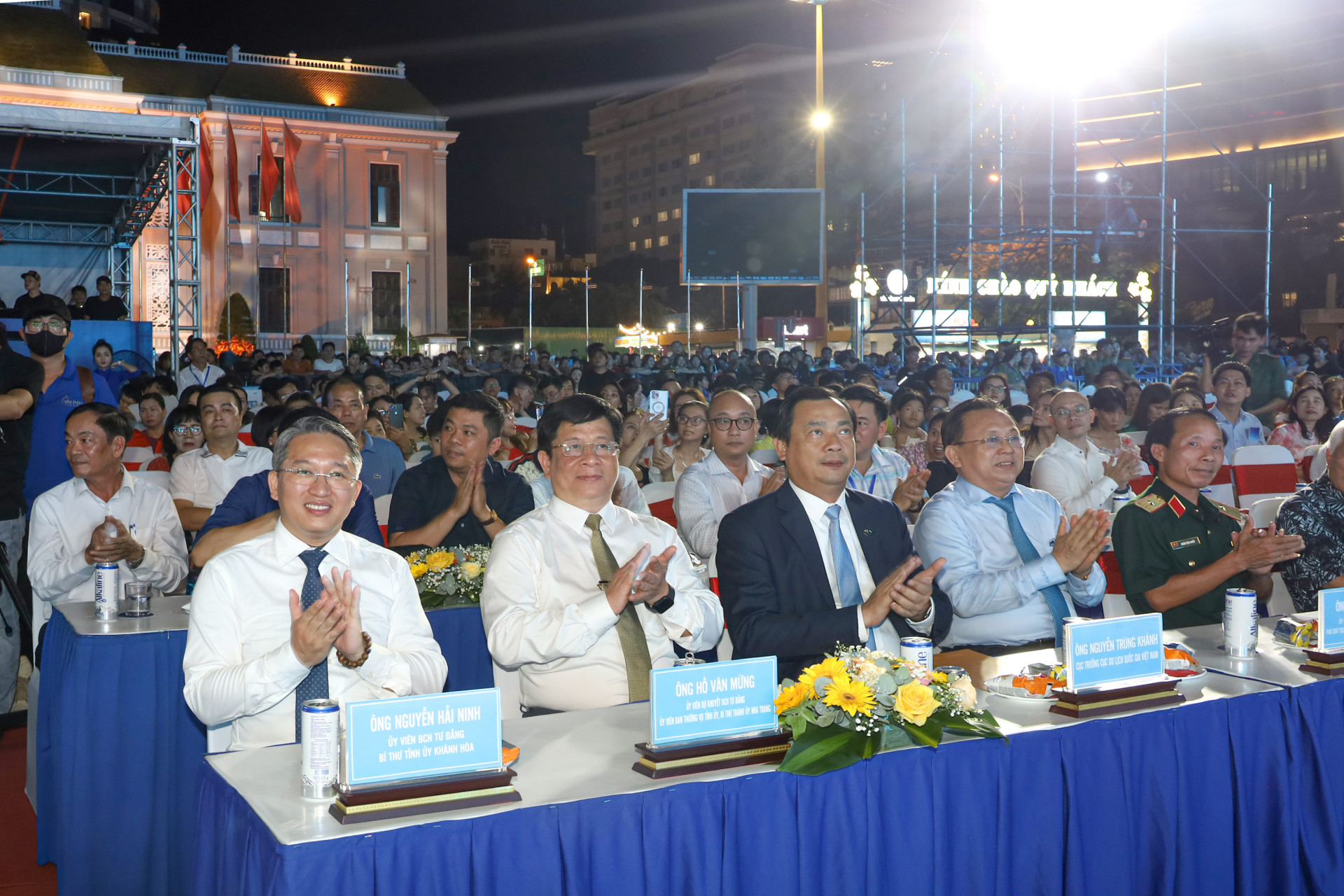 Khanh Hoa Provincial Party Secretary Nguyen Hai Ninh, province’s leaders and representatives attend the opening ceremony of Nha Trang Sea Tourism Festival 2024 

