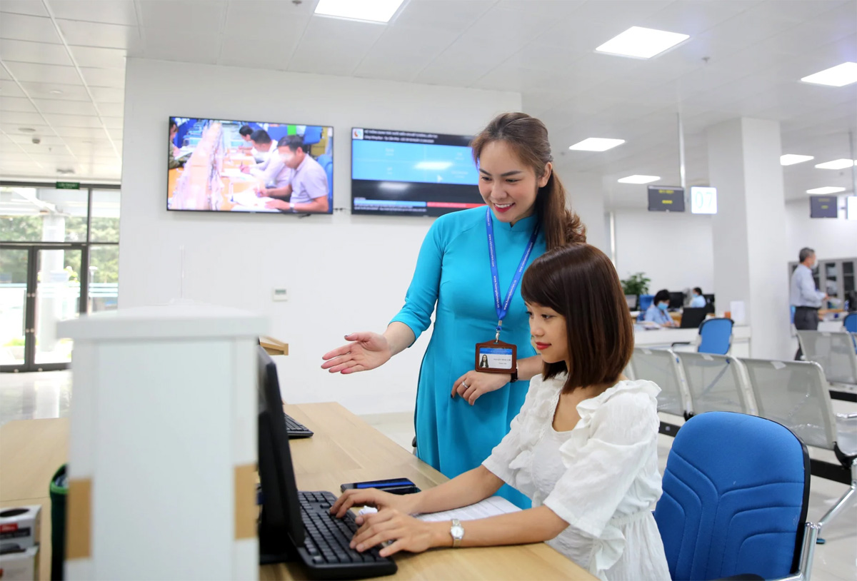 Vận dụng quan điểm của Chủ tịch Hồ Chí Minh về đào tạo, bồi dưỡng cán bộ, công chức trong giai đoạn hiện nay