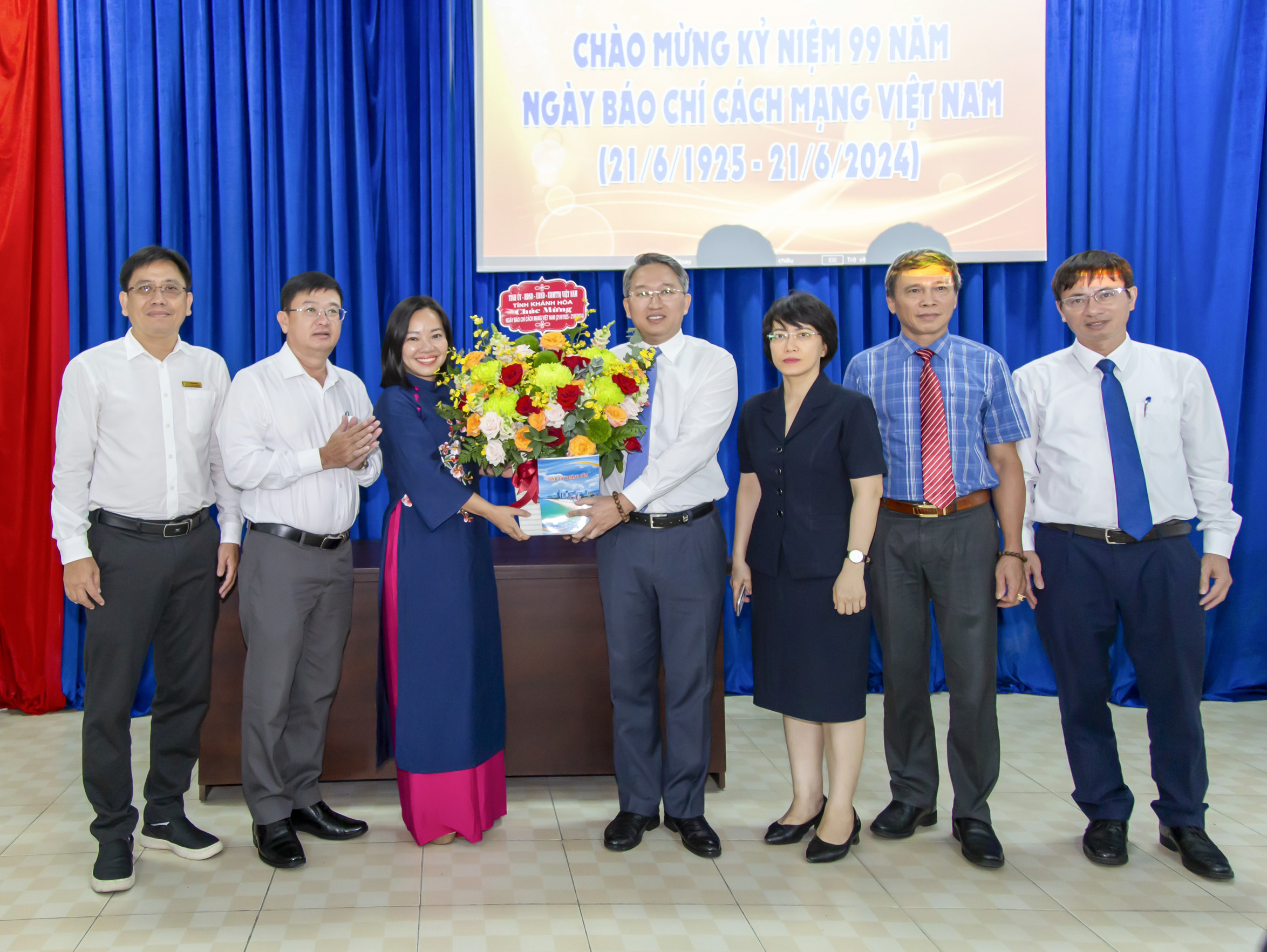 Bí thư Tỉnh ủy Nguyễn Hải Ninh thăm các cơ quan báo chí