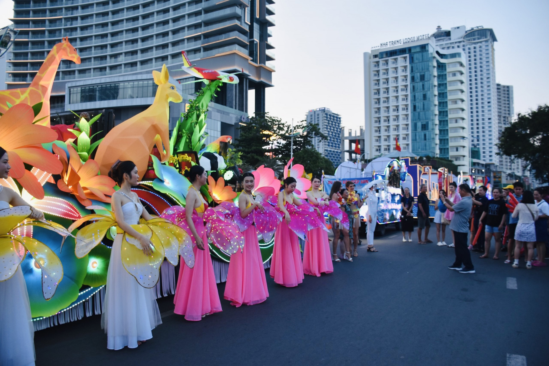 The carnival and parade captured the interest of numerous local people and tourists.

