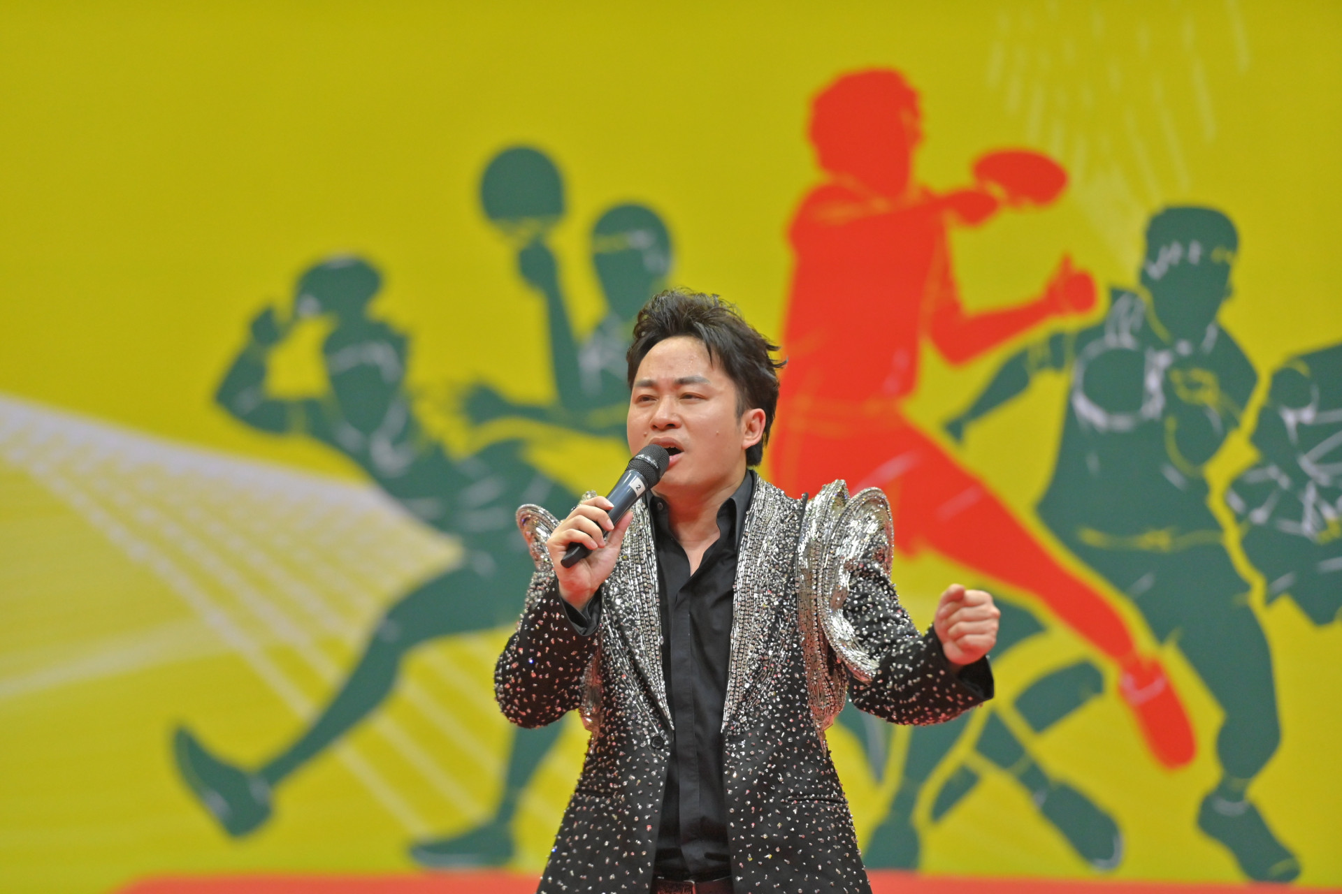 Singer Tung Duong

