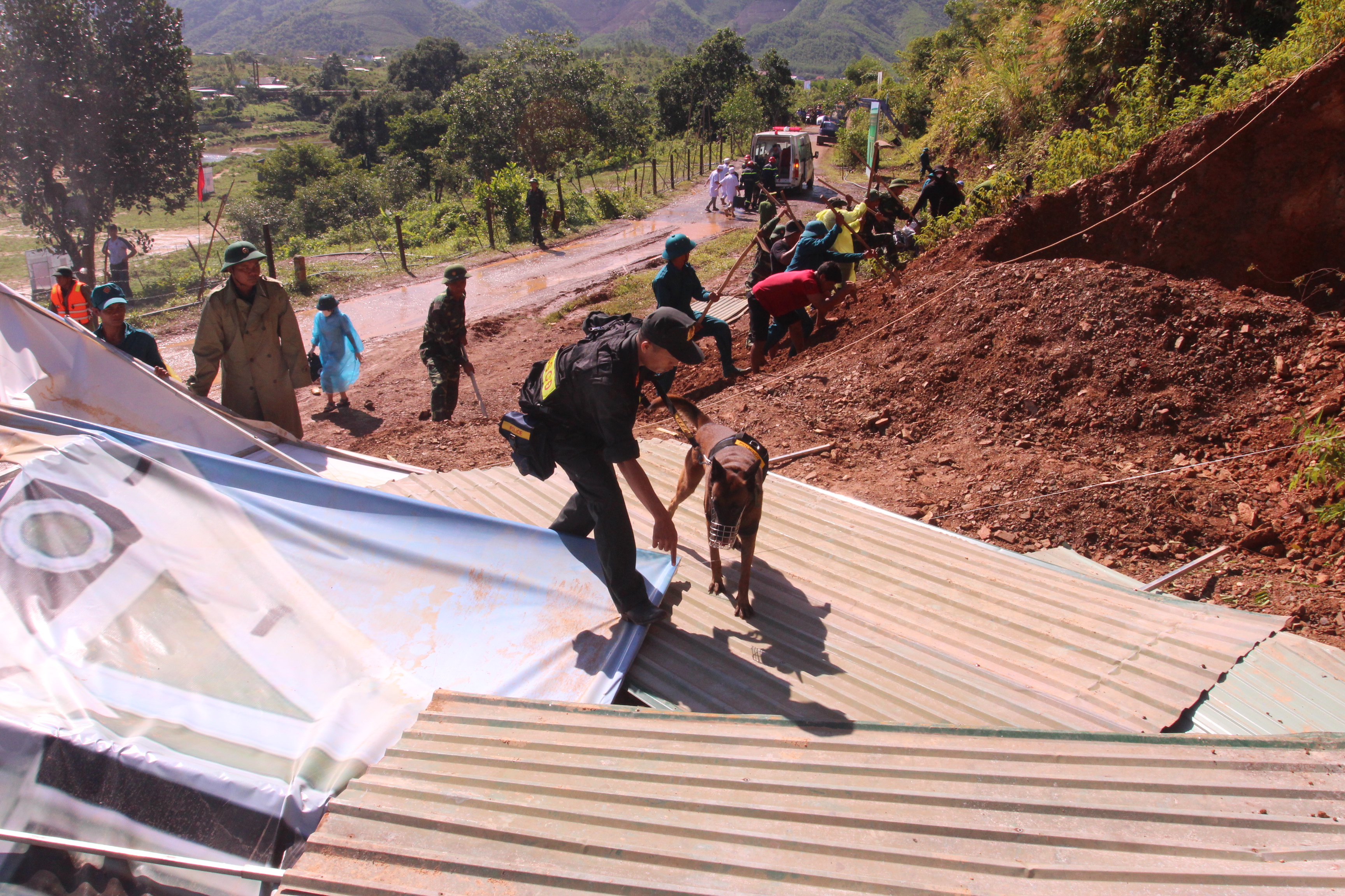 Khánh Vĩnh: Sẵn sàng diễn tập phòng, chống sạt lở đất đá