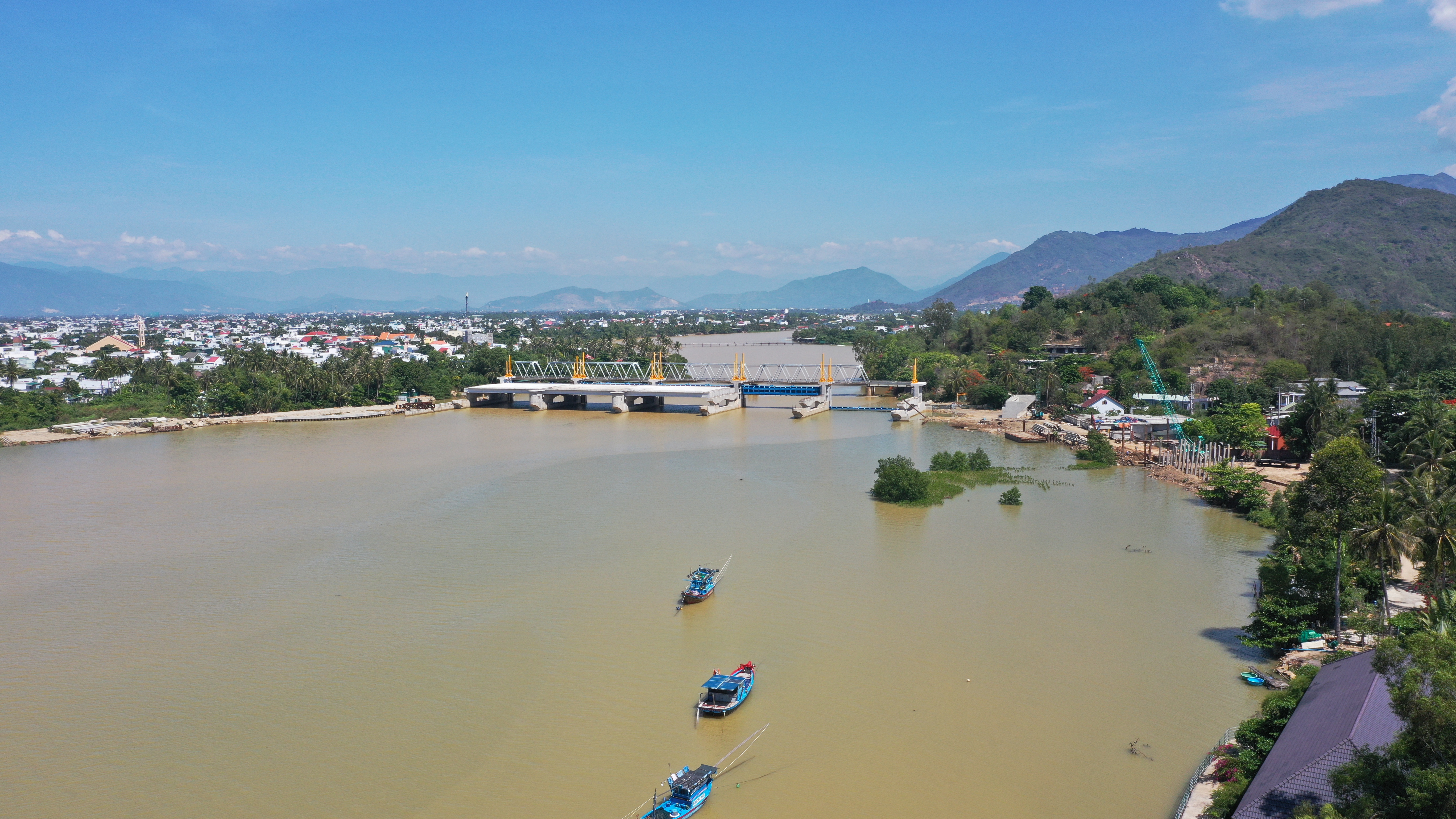 Chung tay ứng phó hạn hán, thiếu nước