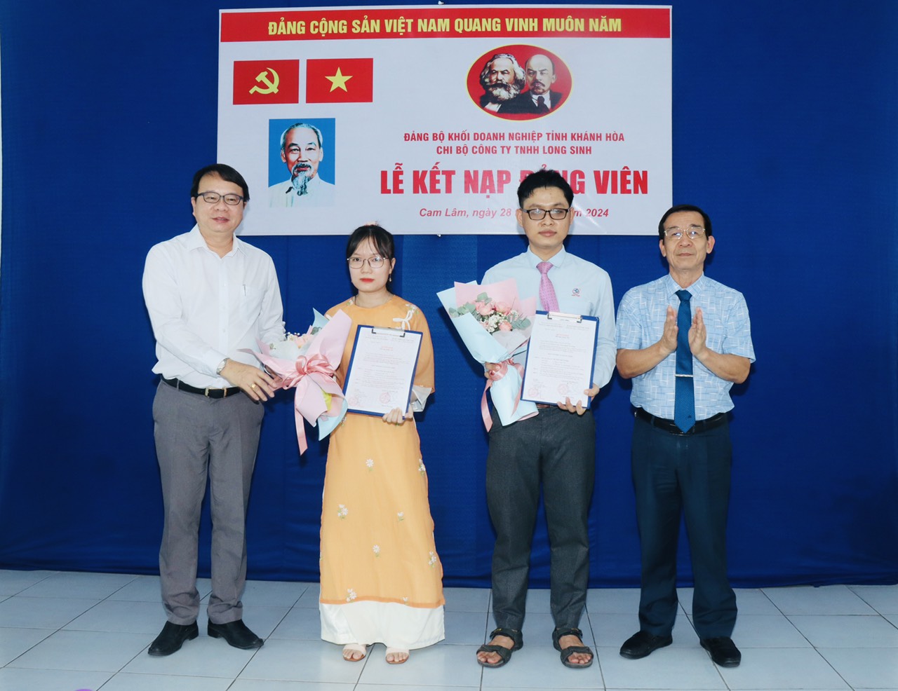 Chi bộ Công ty TNHH Long Sinh kết nạp thêm 2 đảng viên