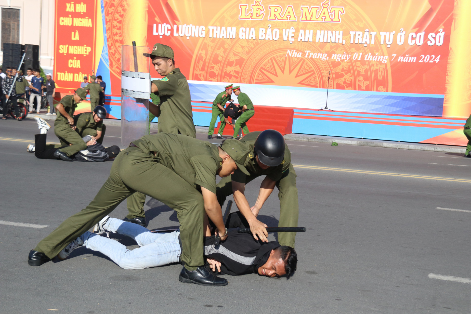 Lực lượng tham gia bảo vệ an ninh, trật tự ở cơ sở trong phần thực binh các tình huống phức tạp về an ninh, trật tự 