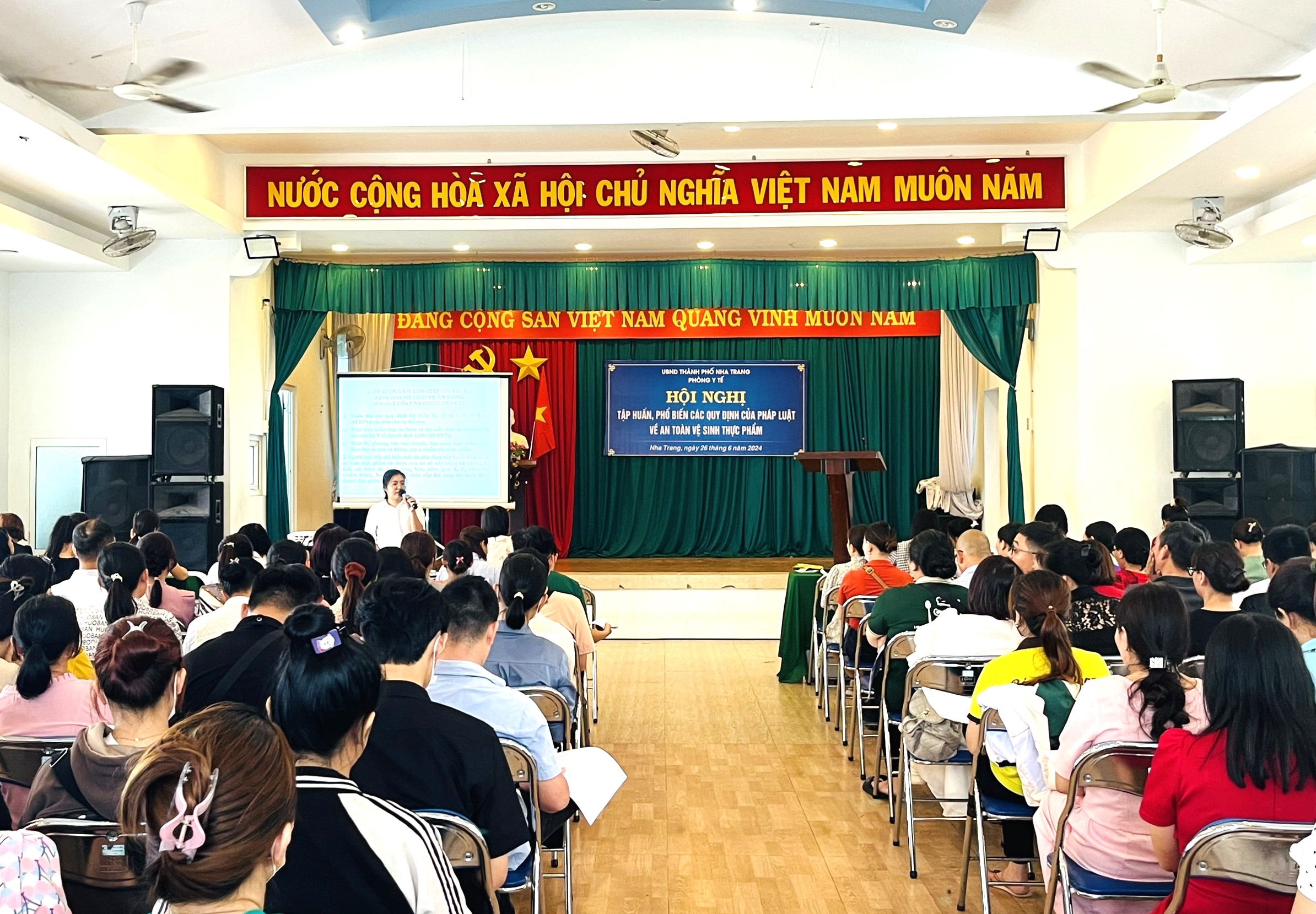 Tập huấn quy định về an toàn thực phẩm cho các trường mầm non và tiểu học