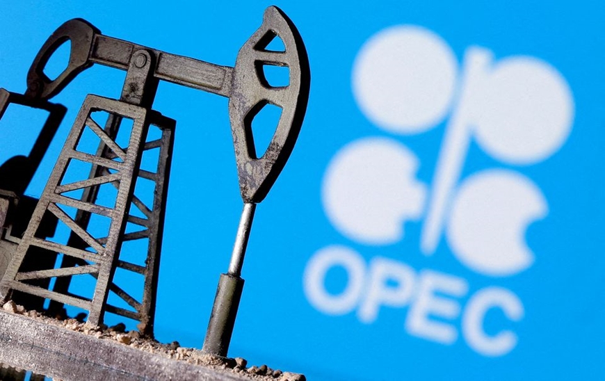 Giá dầu liên tục biến động trước và sau cuộc họp trực tuyến của OPEC+. Ảnh minh họa