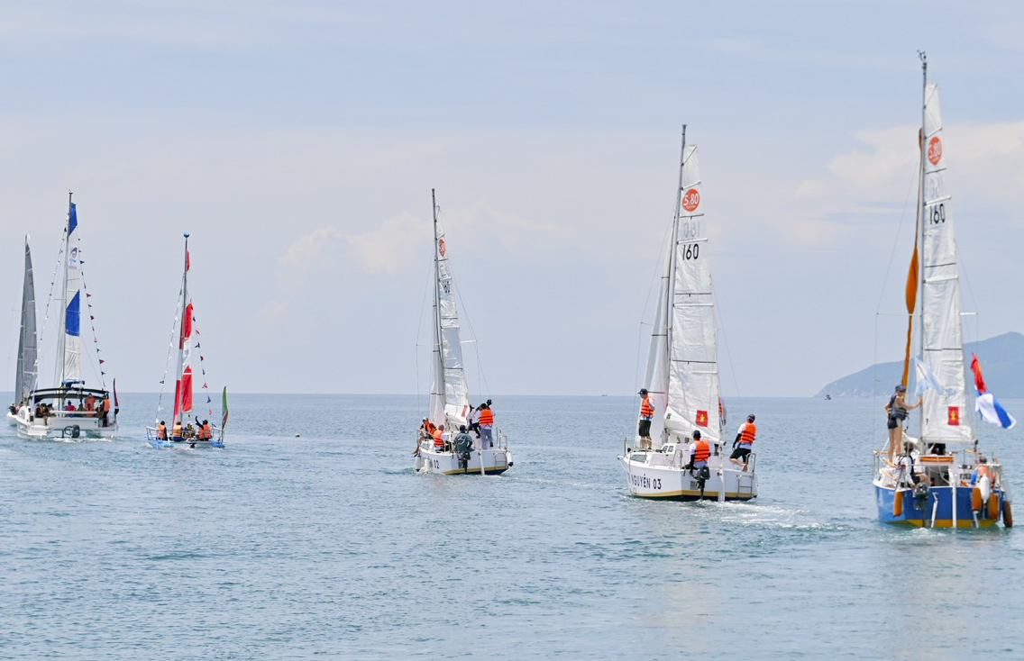 Khai mạc Giải đua thuyền buồm vô địch các câu lạc bộ toàn quốc và Giải ván chèo đứng vô địch các tay chèo xuất sắc 2024