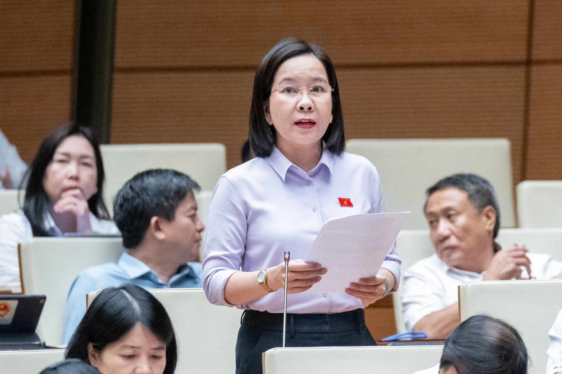 Bà Hà Hồng Hạnh – Chủ tịch Hội nông dân tỉnh Khánh Hòa, đại biểu Quốc hội tỉnh Khánh Hòa tham gia góp ý dự thảo Luật Công đoàn (sửa đổi)

