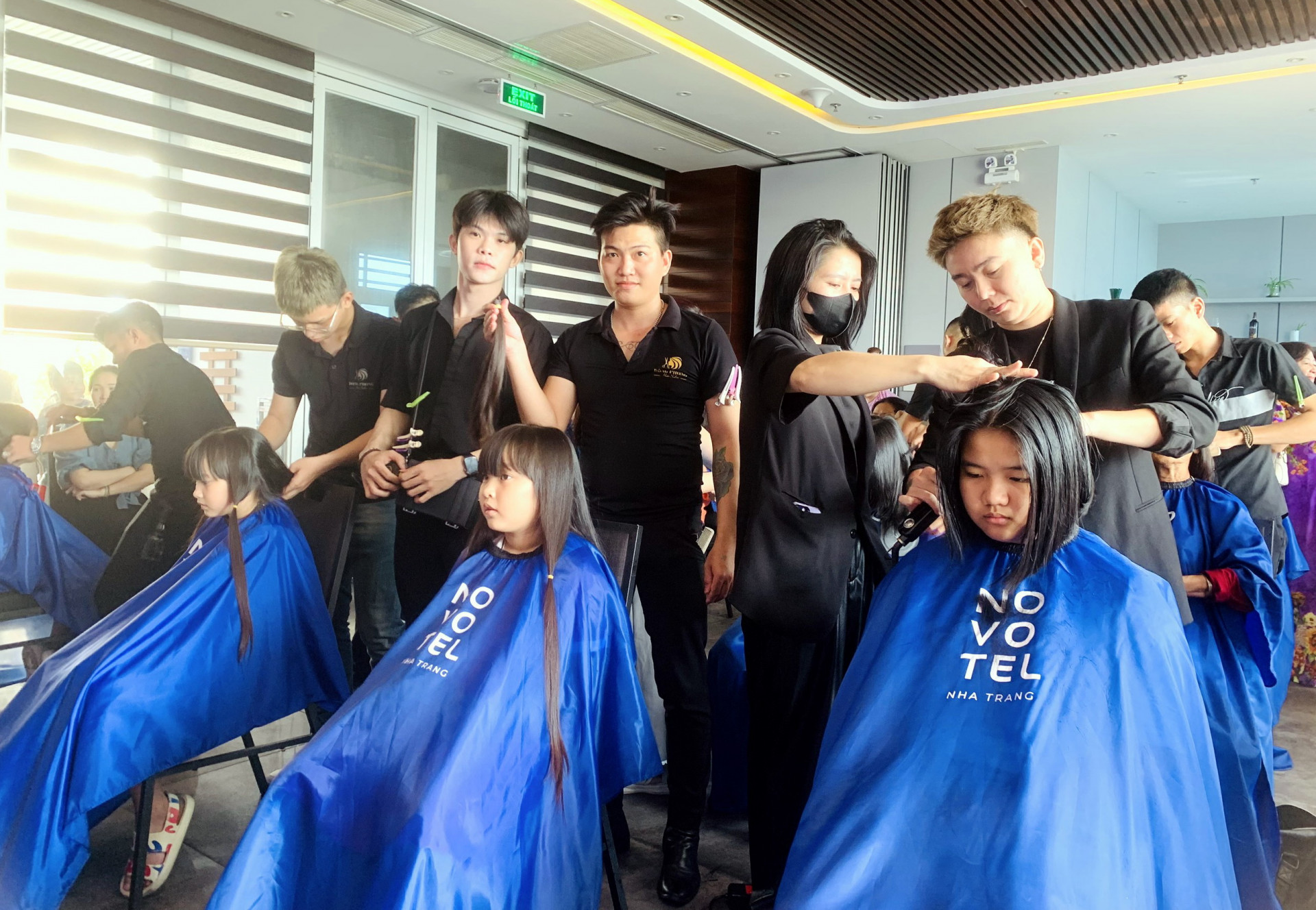 Ngày hội hiến tóc gửi tặng bệnh nhân ung thư