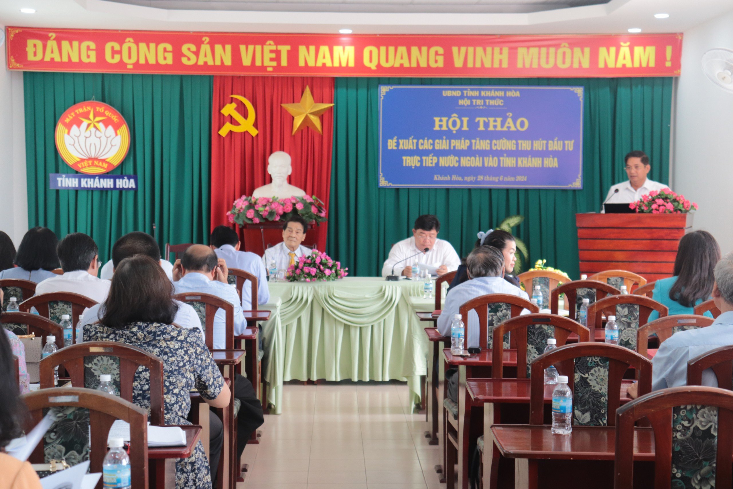 Hội thảo Đề xuất giải pháp tăng cường thu hút các dự án đầu tư trực tiếp nước ngoài vào tỉnh