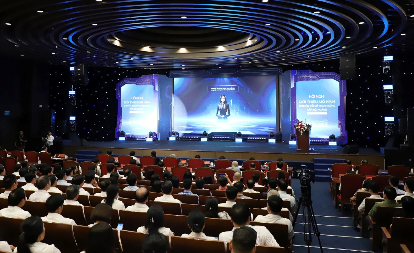 Hội nghị giới thiệu mô hình chuyển đổi số trong Tòa án nhân dân